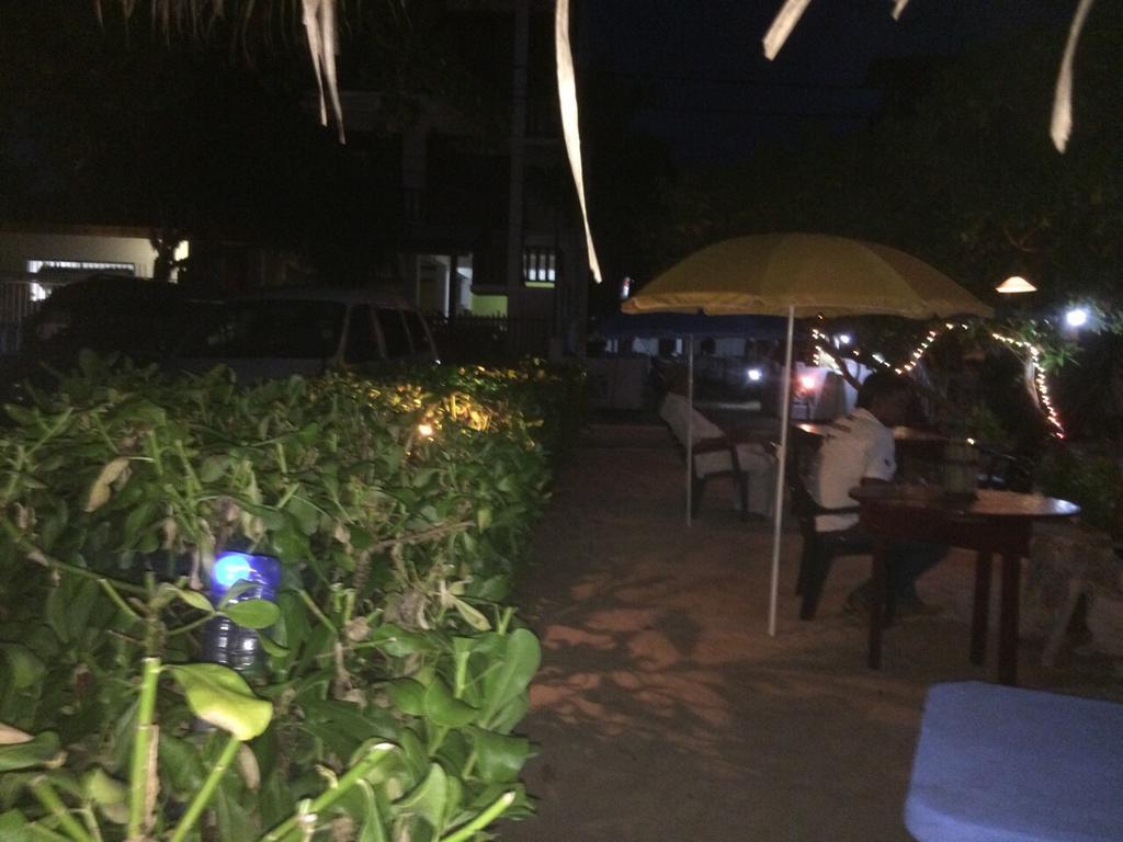 Sea Side Guest House แทนกาลเล ภายนอก รูปภาพ