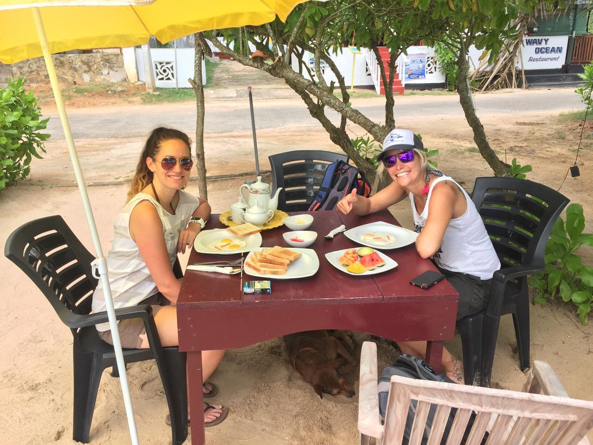 Sea Side Guest House แทนกาลเล ภายนอก รูปภาพ